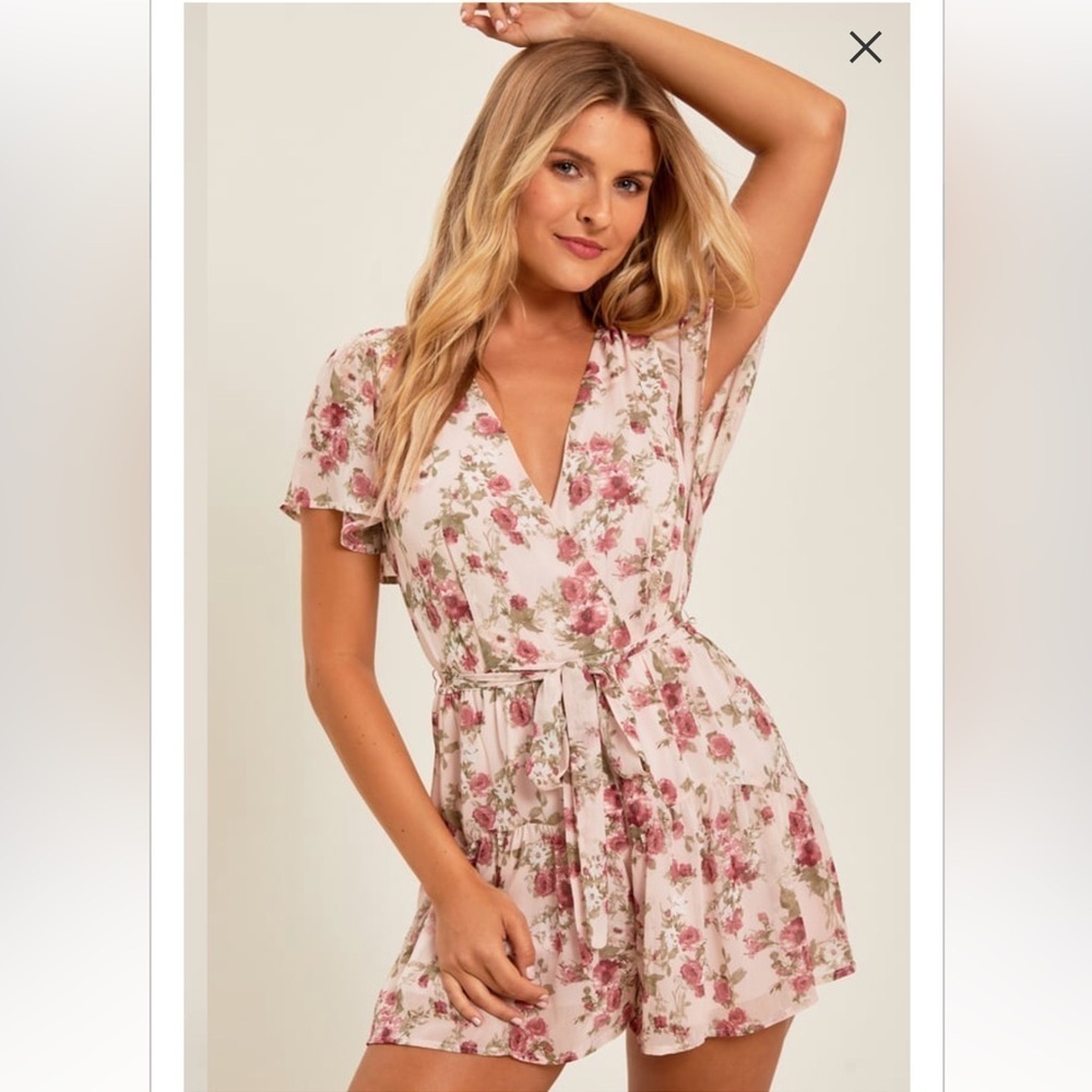 New with tags altard state Alexa floral romper